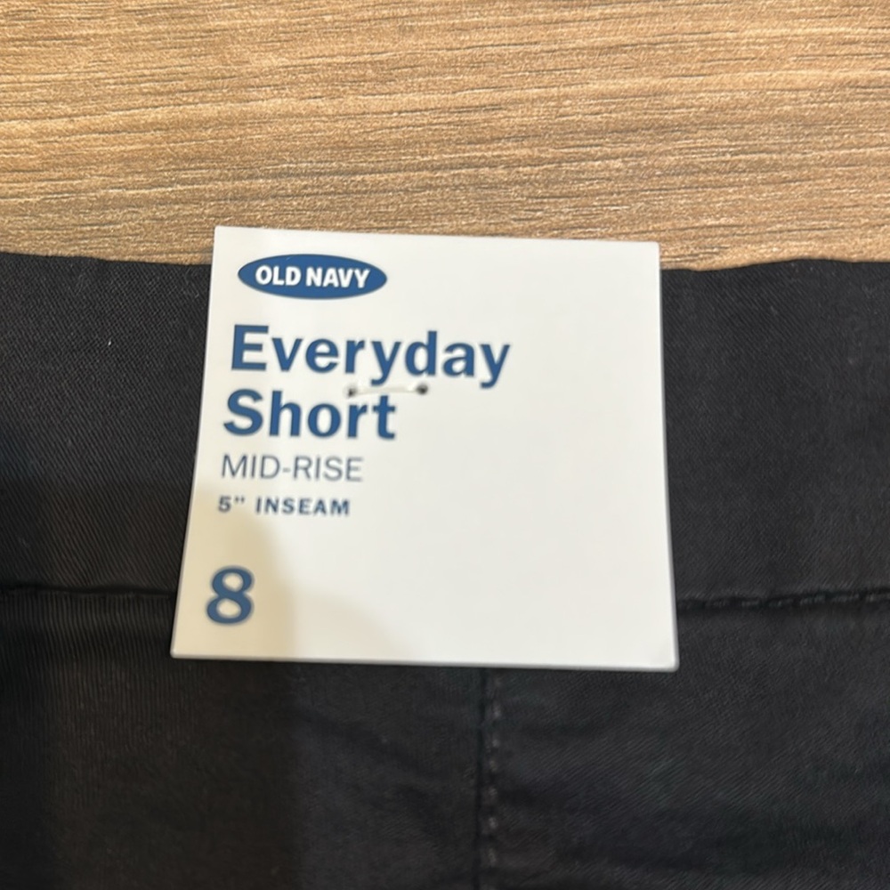 GAP factory Women’s Everyday Short Black Size 8 inseam 5.5” - Picture 3 of 4